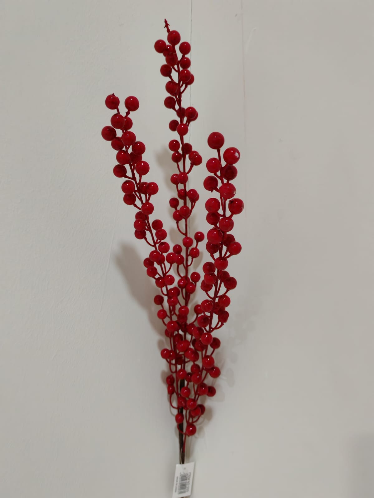 Rama de bolitas navideñas